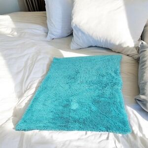 Celebrity Home EXQUISITE LUXURY SHAGGY PLUSH THROW BLANKET